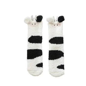 Зимни стереоскопични крава дизайн чорапи стилен сгъстяване етаж чорапи корал руно чорапи мода средата тръба чорапи за момичета