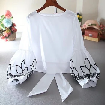 Корейски шик къса бяла риза фенер ръкав жени бродирани върхове обло деколте Bowknot пуловери блуза Blusa