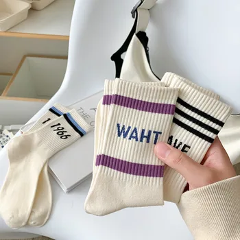 Смешно писмо Памучни чорапи Корейски Какво имат свободен ум Бъдете благодарни Японски дизайнерски чорапи Двойка Mid-tube чорап за мъже жени